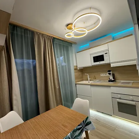 Koka Gold Samboors شقة *